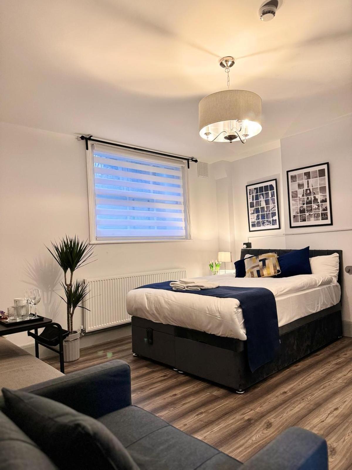 Camden Luxury Flats And En-suit * Лондон