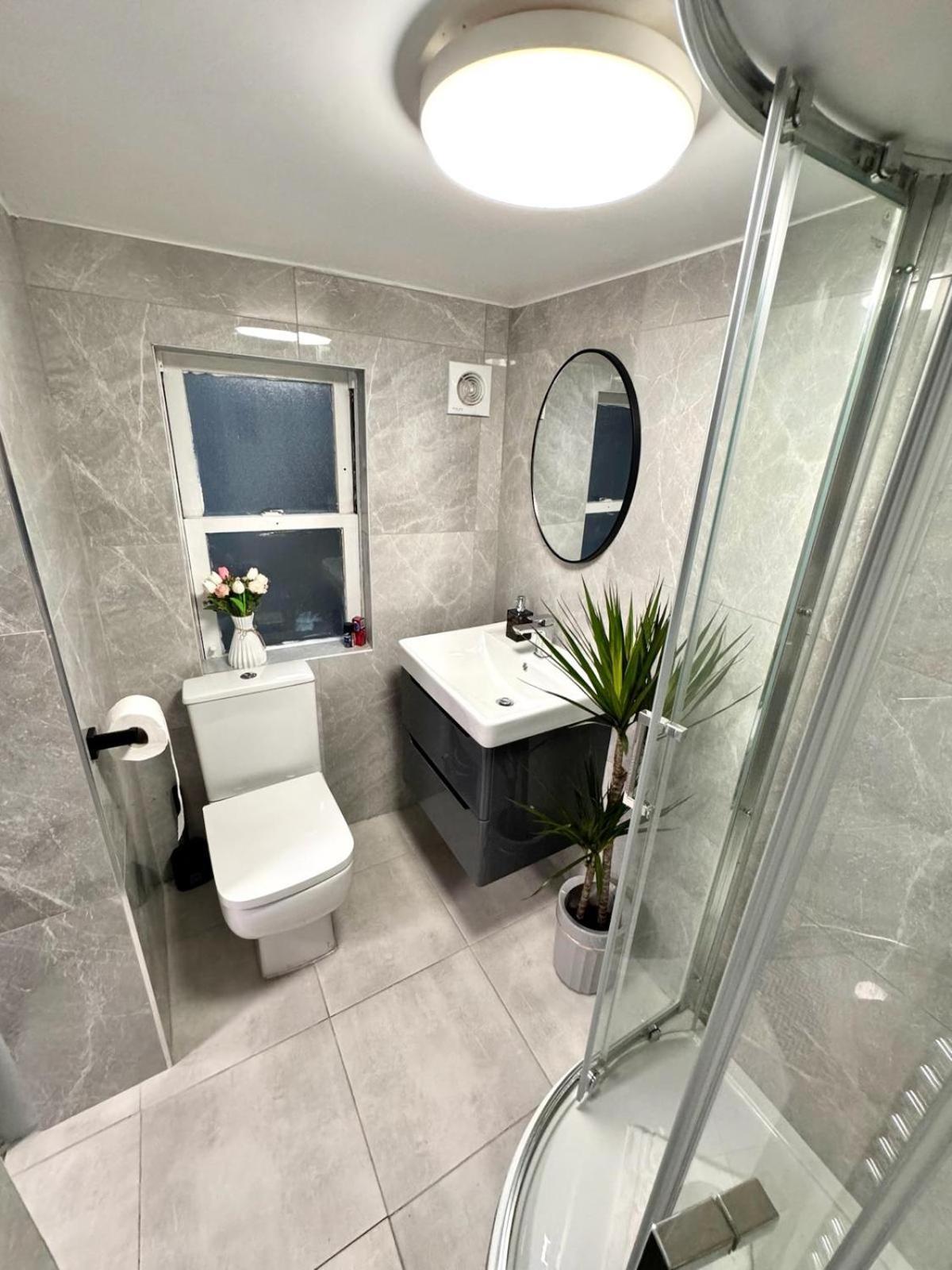 Camden Luxury Flats And En-suit * Лондон